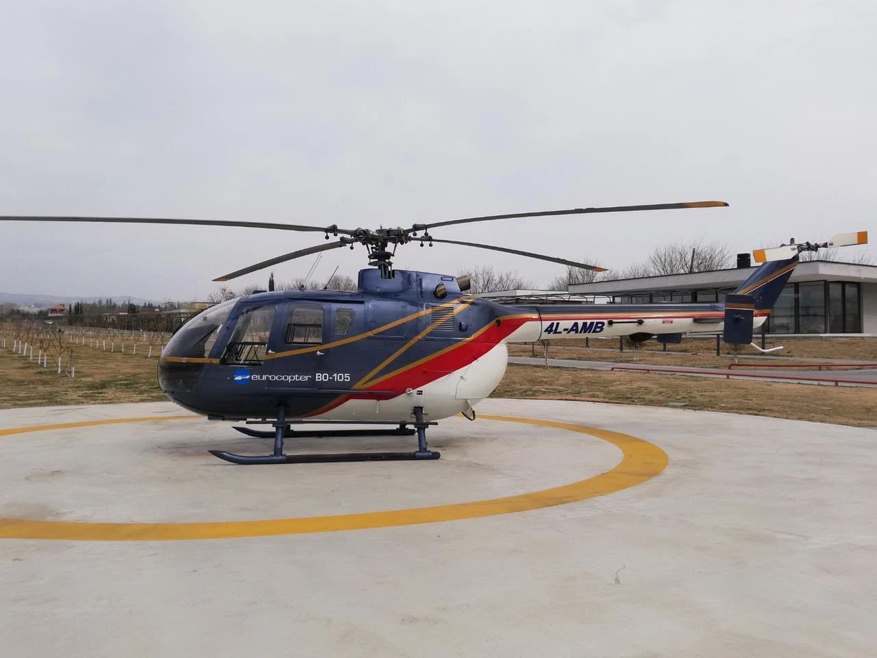 Eurocopter 4L-AMB